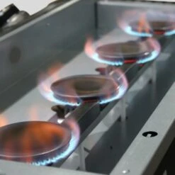 Plancha Au Gaz 4 Brûleurs Sur Chariot - Porthos - 10kw. Plancha à Gaz Avec Desserte . Cuisine Extérieure. Plaque émaillée. Inox. -VIDAXL || SuperFish || Konstsmide Soldes Boutique 6482c3f0178a10.62486858